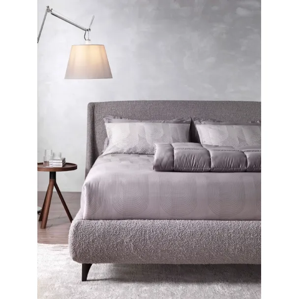 Letto in tessuto con testiera Why Not Camellia di Altrenotti